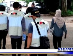 Tiga Koper Dibawa KPK Usai Geledah Kantor Pemkab Bangkalan