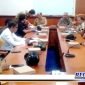 Caption: Tim Satgas Pengamanan Rokok Ilegal saat Rakor Penegakan Hukum di aula mini kantor Pemkab Sampang, (Doc: Muadi/RMN).