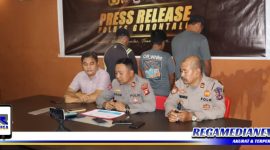 Caption: konferensi pers ungkap kasus penyelundupan ratusan liter miras ilegal, (Dok: Humas Polres Gorontalo).