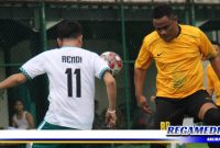 Caption: saat pertandingan futsal antara tim Polda Gorontalo melawan tim wartawan, (Doc: Humas Polda Gorontalo).
