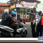 Caption: Satlantas Polres Sampang saat gelar Operasi Zebra Semeru 2022, (Doc: Harry/RMN).