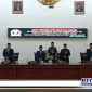 Caption: saat paripurna, Bupati dan Wakil Bupati Sampang bersama Ketua dan Wakil Ketua DPRD Sampang, (Doc: Muadi/RMN).