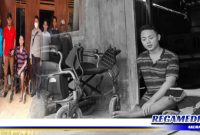 Caption: bersama pihak kecamatan dan anggota Polsek Omben, Jurnalis Omben saat menyambangi Ilham pemuda disabilitas di Desa Angsokah, (Doc: Harry/RMN).