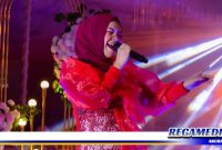 Caption: Esha Laiya, saat tampil di salah satu cara musik, (Dok: foto istimewa).