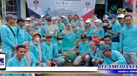 Caption: keseruan Kepala Dinkes KB Sampang bersama Kepala dan Nakes UPTD Puskesmas Robatal usai jalan sehat, (Dok. Muadi/Regamedianews).