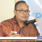 Caption: anggota Ombudsman RI, Robert Na Endi Jaweng, (Dok. Yusrianto/Regamedianews).