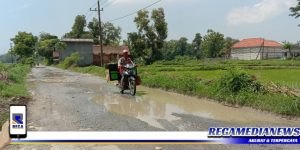 Jalan Rusak di Taman Sareh Sampang Tak Kunjung Diperbaiki