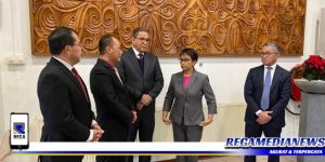 Permudah Adminduk WNI, Menlu Lantik 128 PPS Luar Negeri