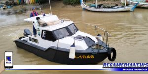 Sat Polairud Polres Sampang Bantu Cari Manusia Silver