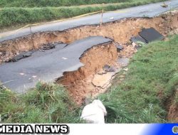 Jalan Poros Sokobanah Sampang Ambles