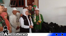 Caption: Gubernur Jatim Khofifah saat di Ponpes At-Taroqqi Karongan, Sampang, (dok. Harry Regamedianews).