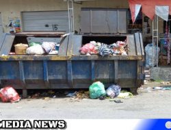 Bak Truk Sampah di Pasar Pangarengan Sampang Dikeluhkan