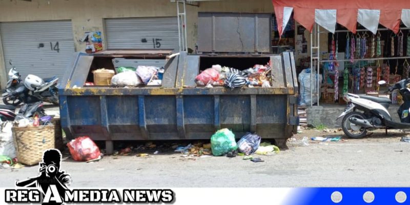 Caption: bak truk sampah yang terletak didepan Pasar Pangarengan, (dok. Harry Regamedianews).