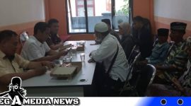 Caption: sejumlah tokoh masyarakat Desa Gunung Rancak saat audiensi ditemui Kasi Intel dan Kasi Pidsus Kejari Sampang, (dok. redaksi regamedianews.com)