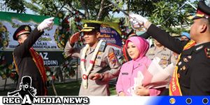 Tradisi Pedang Pora Sambut Kapolres Sampang AKBP Siswantoro