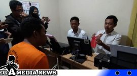 Caption: tersangka inisial MO saat dimintai keterangan polisi, (dok. Syafin Regamedianews).