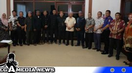 Caption: Bupati Surya saat menerima kunjungan pengurus DPP GM PPMA (foto/ir) 