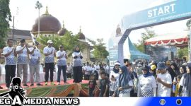 Caption: Bupati Aceh Selatan Tgk.Amran saat melepas ribuan peserta JJS (Foto/AE). 