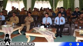 Caption: Pemkab dan Kejaksaan Negeri saat Tanda Tangan Perjanjian Kerjasama (Foto/AE) 