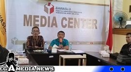 Caption: saat Konferensi Pers yang berlangsung di Aula Media Center Bawaslu Aceh Selatan (foto/AE) 