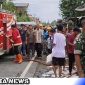Caption: Sejumlah warga Air Berudang terlihat dilokasi membantu memadamkan api (foto/AE). 