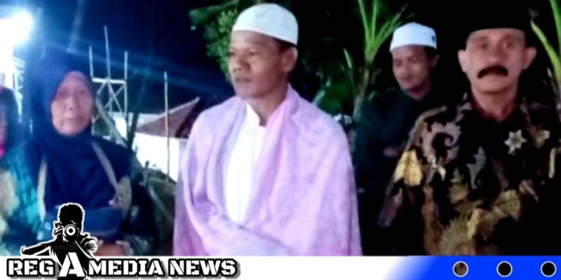 Caption: Simah, didampingi tokoh masyarakat dan Kades Gunung Rancak, (dok. regamedianews).