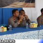 Caption: Kapolres Sampang saat menyikapi curhatan warga Pangarengan, (dok. regamedianews).