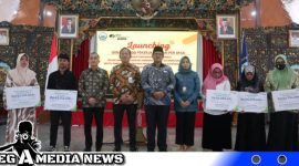 Caption: pose bersama Plt Bupati Bangkalan dengan pihak BPJS Ketenagakerjaan, (dok. regamedianews).
