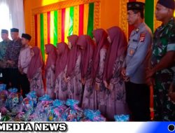 Asisten I dan Anggota DPRA Hadiri Santunan Anak Yatim-Yatimah Suaq Bakung