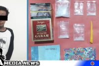 Caption: tersangka kasus narkoba inisial DTP dan barang buktinya, (dok. regamedianews).
