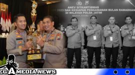 Caption: penyerahan reward kepada Kapolres Sampang AKBP Siswantoro, (dok. regamedianews).