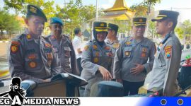 Caption: Kapolres Sampang tampak bersama sejumlah PJU Polres Sampang, (dok. regamedianews).