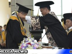 Rektor UTM Kukuhkan Guru Besar Bidang Ilmu Ekonomi