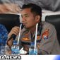 Caption: Kapolres Sampang AKBP Siswantoro, saat mengisi Jumat Curhat di Tambelangan, (dok. regamedianews).