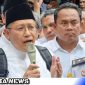 Caption:  Anas Urbaningrum saat berpidato usai bebas dari Lapas Sukamiskin, Kota Bandung, Jawa Barat, Selasa (11/4/23).