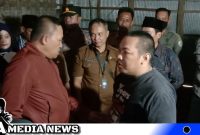 Caption: Bupati Sampang cek langsung kondisi pasien ODGJ bebas pasung, (dok. red regamedianews).
