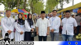 Caption: pose bersama ketua dua paguyuban PKL dengan Sekdakab Sampang, (dok. regamedianews).