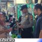 Caption: anggota Satbinmas Polres Sampang saat menyampaikan imbauannya, (dok. regamedianews).