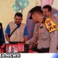 Caption: Kapolres Sampang cek kesiapan obat-obatan yang disediakan PMI di Pospam wisata Pantai Camplong, (dok. regamedianews).