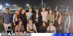 Turis Asing Kagumi Keindahan Alun-alun Trunojoyo Sampang