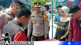 Caption: Kapolres Sampang cek langsung tes urine sopir bus di Terminal Trunojoyo, (dok. regamedianews).