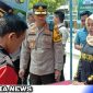Caption: Kapolres Sampang cek langsung tes urine sopir bus di Terminal Trunojoyo, (dok. regamedianews).