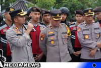 Caption: Kapolres Sampang saat memberikan arahan pengamanan hari raya idul fitri, (dok. regamedianews).