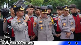 Caption: Kapolres Sampang saat memberikan arahan pengamanan hari raya idul fitri, (dok. regamedianews).