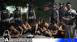 Caption : 10 remaja pelaku perang sarung saat diamankan Tim Sakera Polres Sampang, (dok. regamedianews).