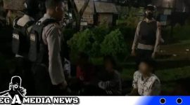 Caption: Tim Madani Polres Sampang saat mengamankan remaja yang tengah pesta arak bali, (dok. regamedianews).
