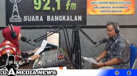 Caption: saat berlangsung kegiatan talkshow di Studio SBFM Bangkalan, (dok. regamedianews).