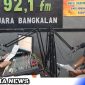 Caption: saat berlangsung kegiatan talkshow di Studio SBFM Bangkalan, (dok. regamedianews).