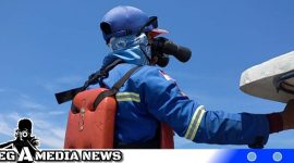 Caption: Tim SAR gabungan saat menelusuri keberadaan nelayan Sampang hilang di laut, (dok. regamedianews).