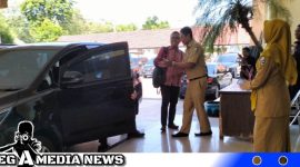 Caption: tim KPK saat tiba di kantor DPRD Kabupaten Sampang, (dok. regamedianews).